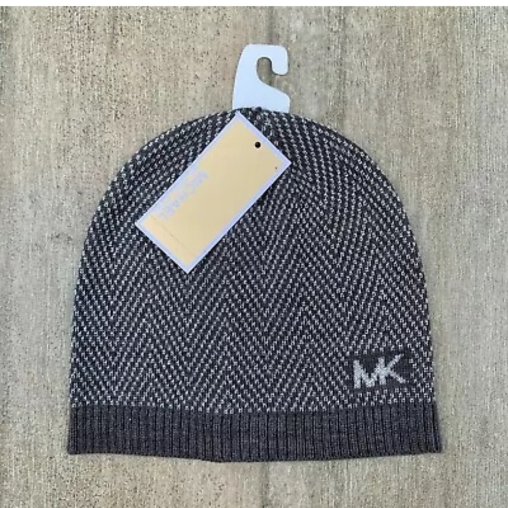NWT MICHAEL KORS Grey Silver Thread Beanie Hat